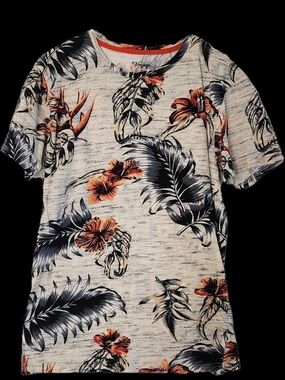 Vacation-Ready Cream Floral Short Sleeve Tee by Craft & Flow
